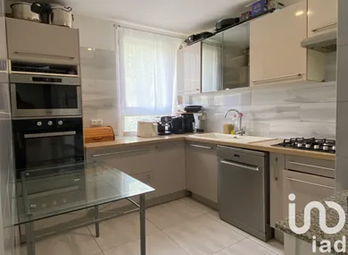 Appartement à Saint-Jean-de-la-Ruelle (45140)