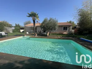 Traditional house at Carbon-Blanc (33560)