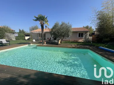 Maison traditionnelle à Carbon-Blanc (33560)