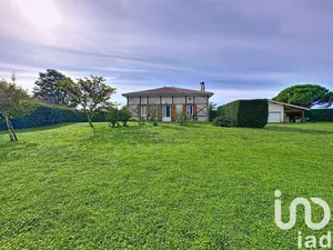 Traditional house at Ychoux (40160)