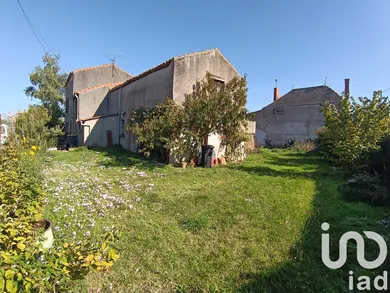 House in Irais (79600)