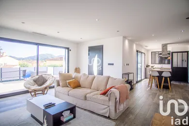 Maison à Roquebrune-sur-Argens (83520)