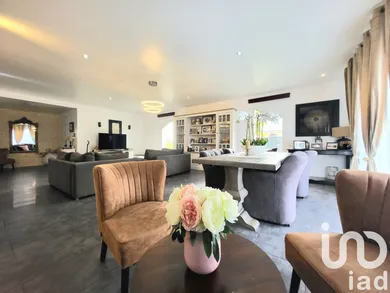 House at Haudrecy (08090)