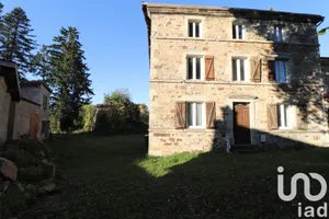 House at Neuville (63160)