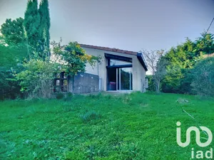 Maison d'architecte à Saint-Jean-de-Muzols (07300)