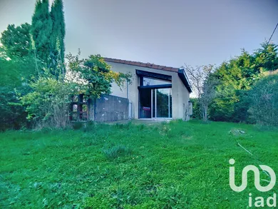 Architectural house in Saint-Jean-de-Muzols (07300)