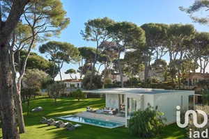 Architectural house in Antibes (06160)