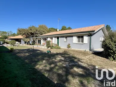 House at Saint-Morillon (33650)