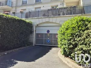 Parking at Maisons-Alfort (94700)