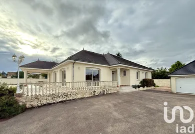 House at Saint-Mesmin (10280)