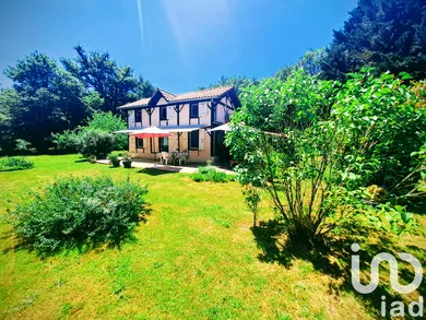 Maison traditionnelle à Le Sen (40420)