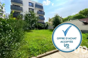 Apartment at Bondy (93140)