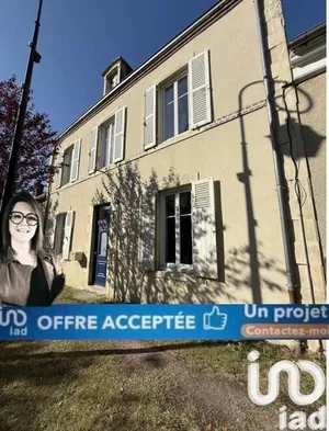 Maison à Saint-Pierre-le-Moûtier (58240)