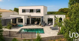 Maison d'architecte à Néfiach (66170)