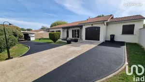 House at Saint-Loubès (33450)