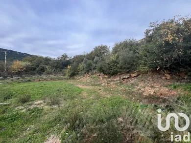 Terrain à bâtir à Solliès-Toucas (83210)