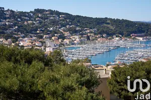 Apartment at Saint-Mandrier-sur-Mer (83430)