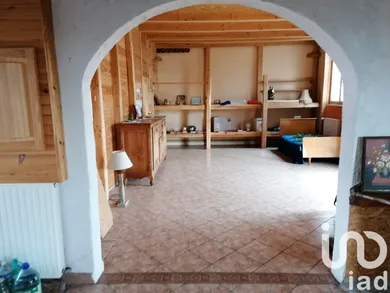 House at Laurie (15500)