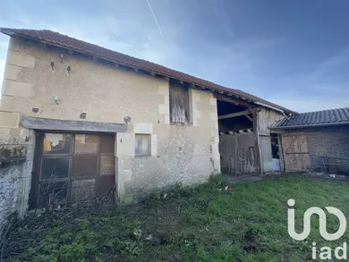 Grange à La Puye (86260)