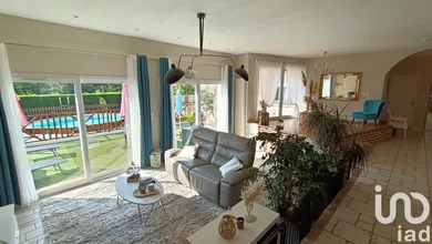 Traditional house at Vandrimare (27380)