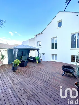 Detached house in Bondy (93140)
