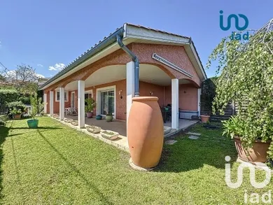 House in Charnas (07340)