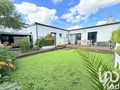 House at Ambon (56190)