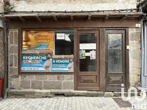 Building at Mur-de-Barrez (12600)