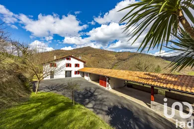 Traditional house at Saint-Martin-d'Arrossa (64780)