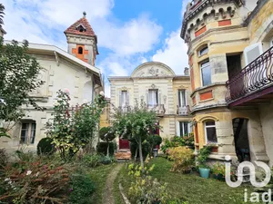 Mansion at Isle-Saint-Georges (33640)