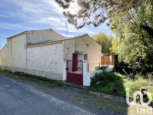 House at Meursac (17120)