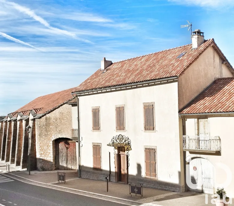 Maison 5 pièces 228 m² · à La Cavalerie · 228 m² · 130 000 €