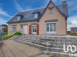 Detached house at Pleine-Fougères (35610)