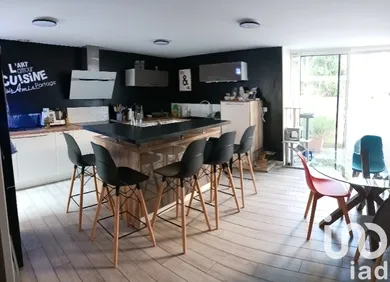 Townhouse in Bressuire (79300)