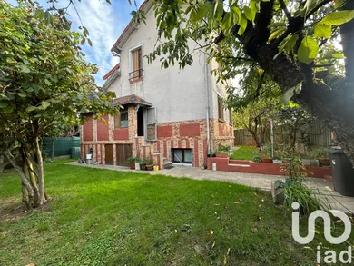 Traditional house at Sainte-Geneviève-des-Bois (91700)