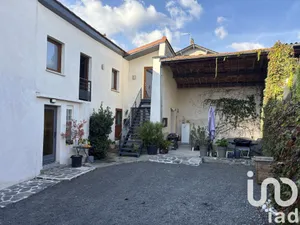Traditional house at Pont-du-Château (63430)