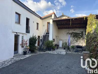 Traditional house at Pont-du-Château (63430)