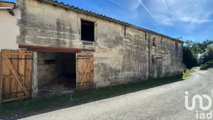 Barn at Les Artigues-de-Lussac (33570)