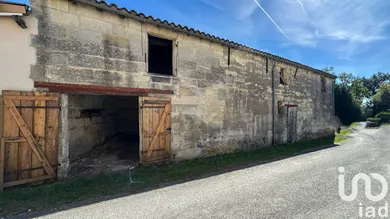 Barn at Les Artigues-de-Lussac (33570)