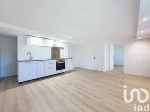 Apartment at Mauchamps (91730)