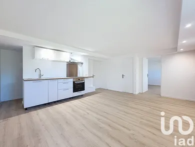 Apartment in Mauchamps (91730)