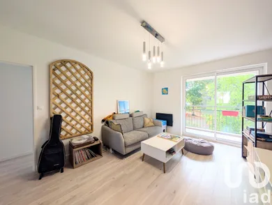 Apartment in Bordeaux (33200)