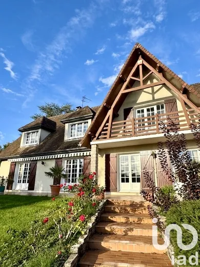 Traditional house at Michery (89140)