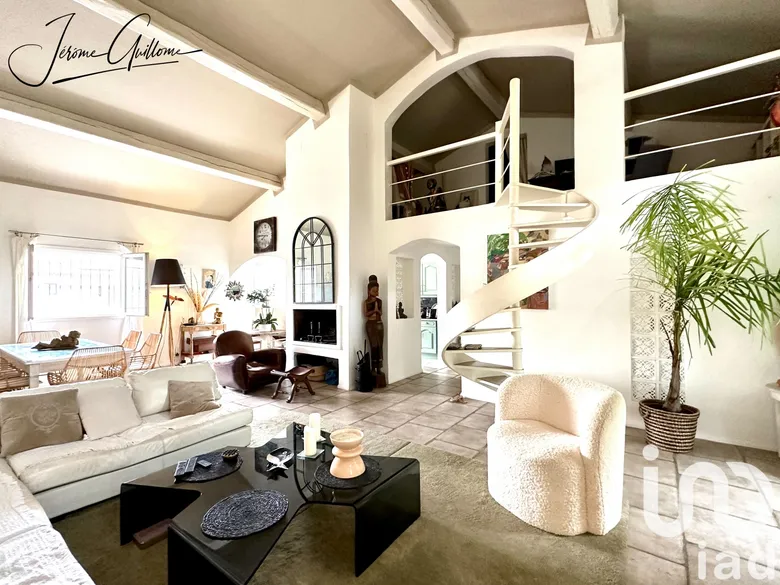 Maison 6 pièces 157 m² · à La Môle · 157 m² · 588 000 €