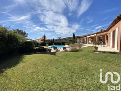 Maison traditionnelle à Eyguières (13430)