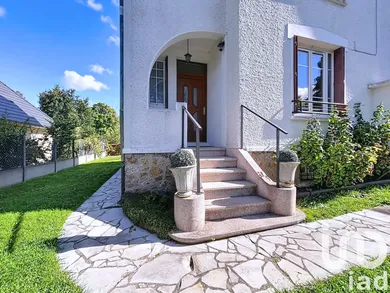 Traditional house at Rueil-Malmaison (92500)