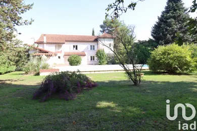 Mansion in Orléat (63190)