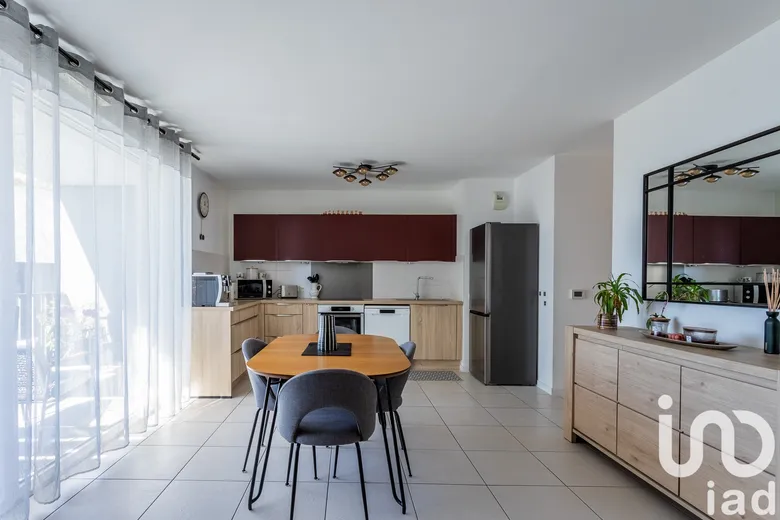 Vente appartement à Bordeaux (33300) : appartement 3 pièces 66 m² — 4