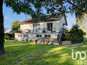 House at Feucherolles (78810)