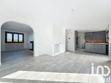 Appartement à Mauchamps (91730)